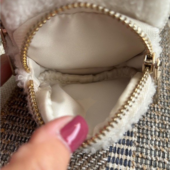 ✨LULULEMON Athletica Nano Clip-On
Fleece Backpack Light Ivory - Picture 11 of 13